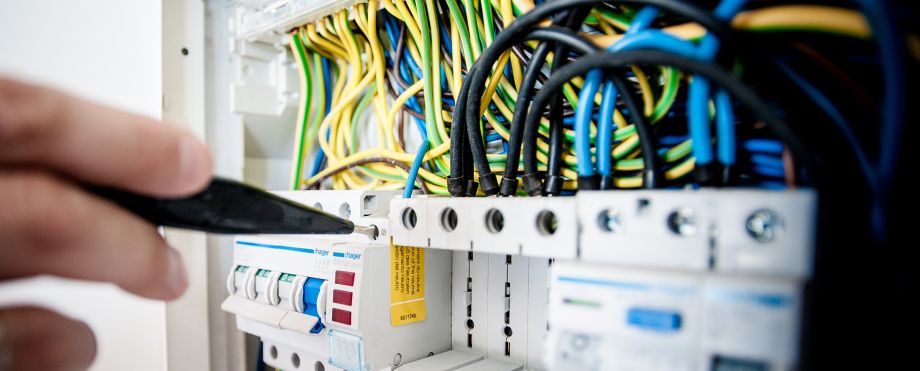 Reparaturen, Um­rüs­tungen & Messungen